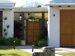 custom-gates-30