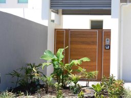 custom-gates-6